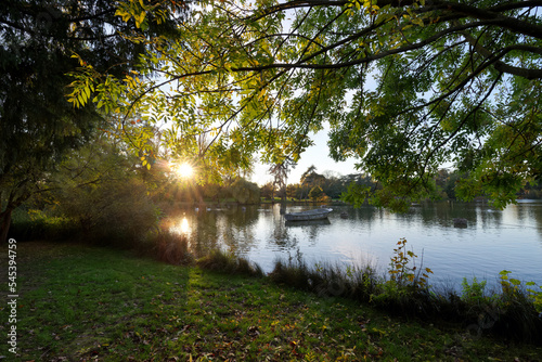 Daumesnil lake in autumn season.. Paris 12th arrondissement 