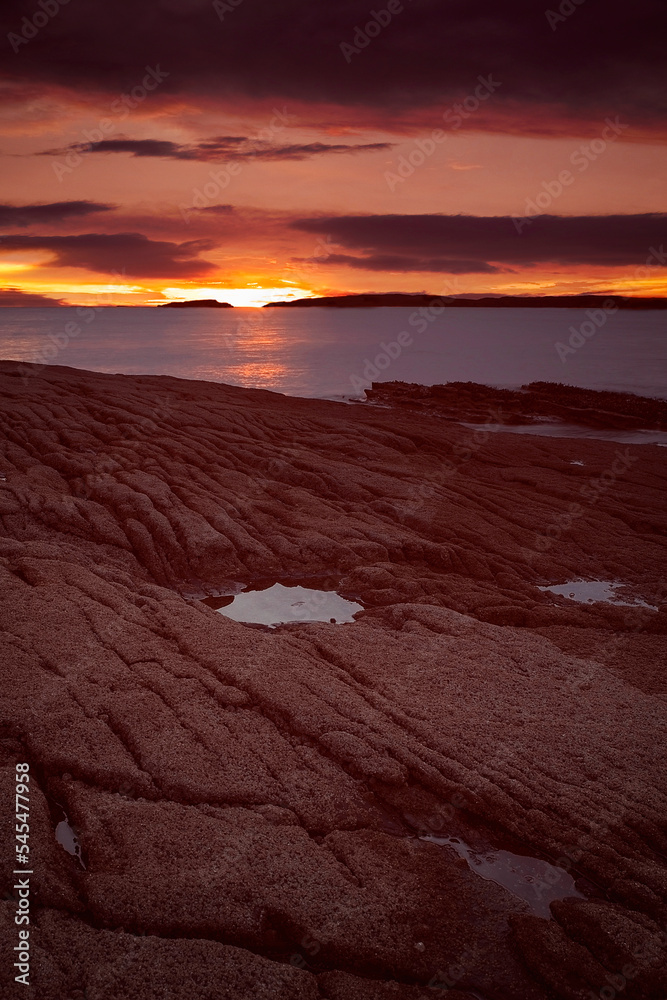 Naklejka premium sunset on the scottish coast