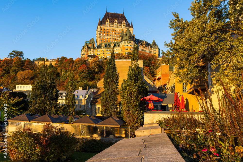 Obraz premium the emblem of the old city of Quebec, the Château Frontenac