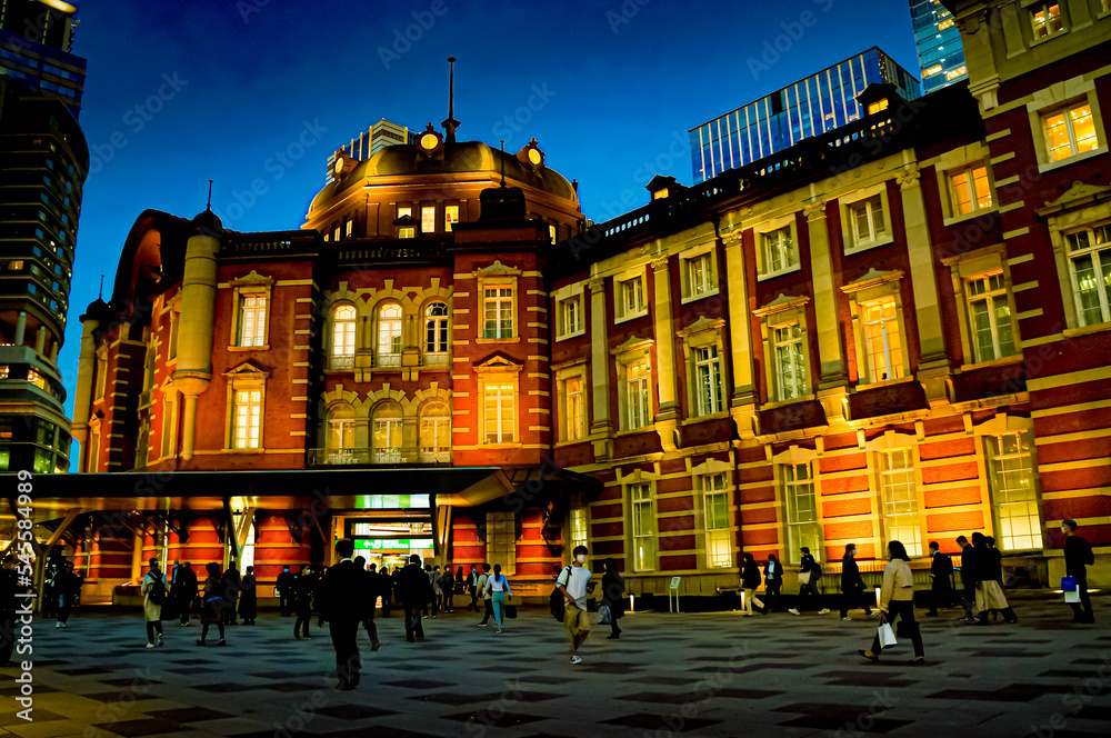 Obraz premium 東京駅 夕景