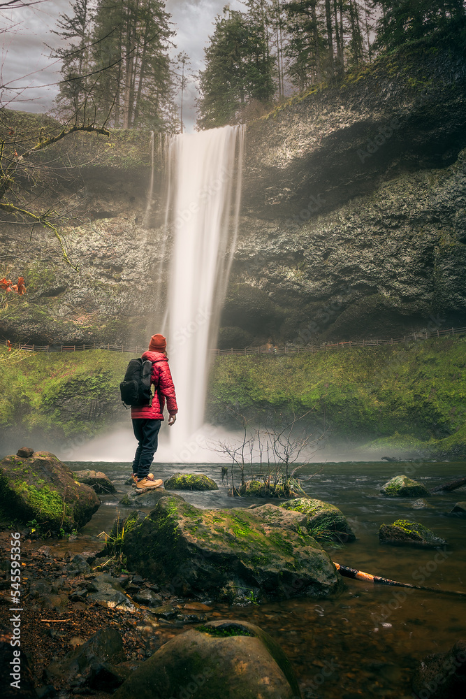 Obraz premium person in the forest