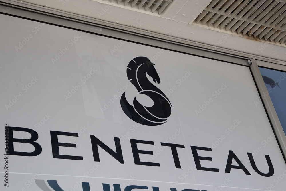 beneteau boat logo brand and text sign on sail marine motorboat store ...