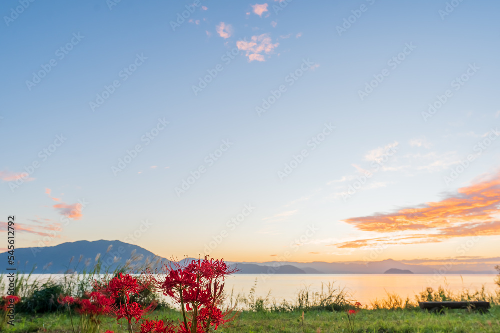 琵琶湖初秋の日の出