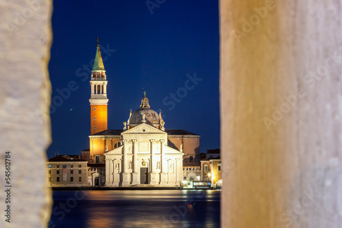 Venezia. Veduta notturna di San Giorgio Maggiore da Punta della Dogana