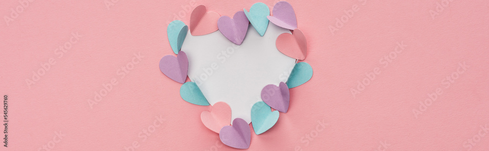 Fototapeta premium top view colorful paper hearts