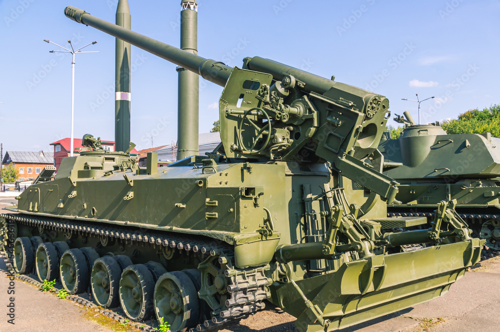 Soviet and Russian self-propelled artillery installations. Self-propelled howitzer. Tracked combat vehicle. Large-caliber self-propelled gun. Armament of the army.