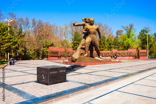 Monument of Courage in Tashkent, Uzbekistan photo