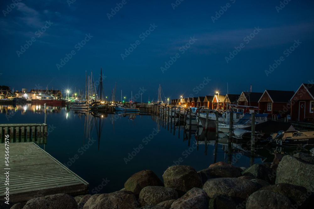Hafen in Rødvig bei Nacht