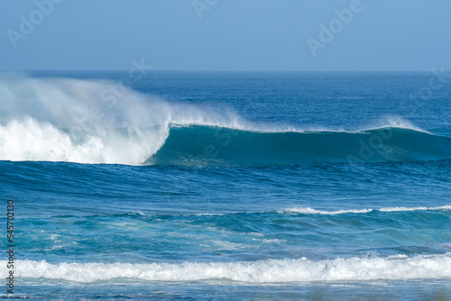 Perfect wave in the ocean surf background © Joao