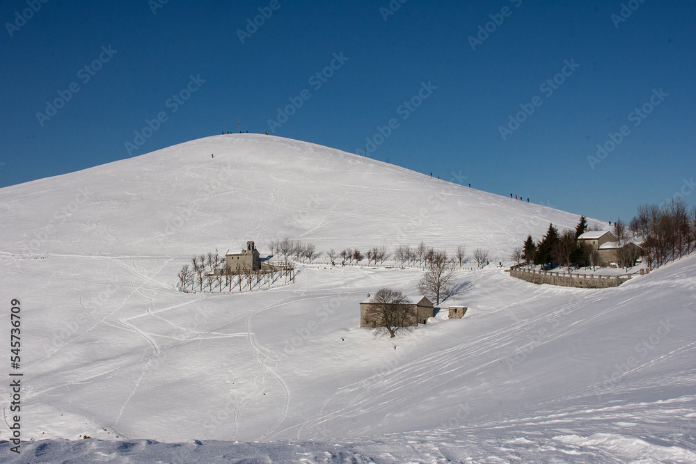 paesaggi montani con neve paesaggi montani con neve