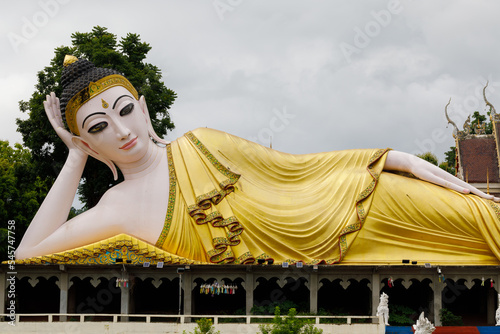 Canvas Print Sleeping Buddha image at Wat Phra That Suthon Mongkhon Khiri, Den Chai District, Phrae Province, Thailand