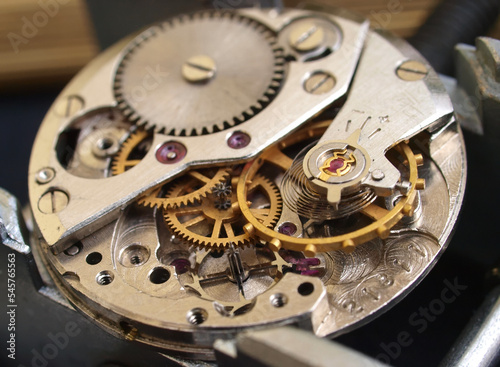 close up pic of vintage watch mechanism