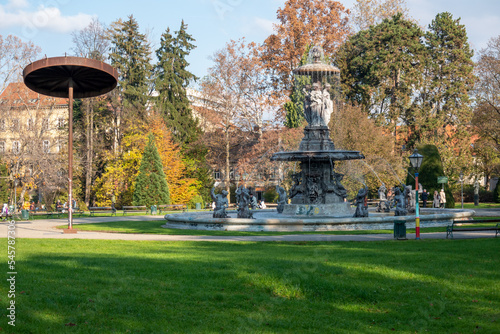 Graz . Steiermark . Stadtpark im Herbst . Stadtparkbrunnen mit Rostigem Nagel von Sege Spitzer photo