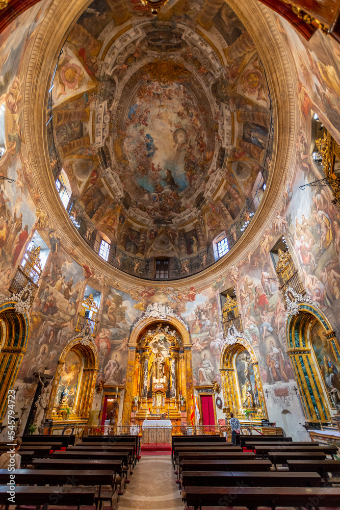 Obraz premium Interior of Saint Anthony of the Germans, Madrid, Spain