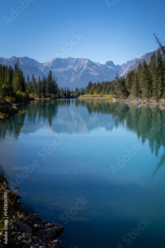 Fototapeta Naklejka Na Ścianę i Meble -  mountain reflection over the bow river in banff national park