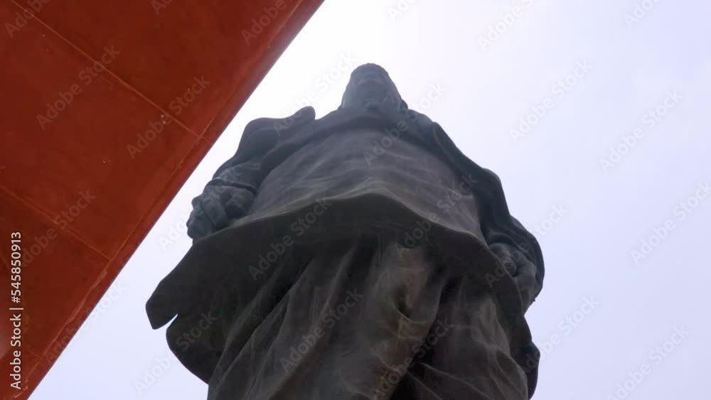 statue of unity the world tallest statue with bright flat sky at day from different angle video is taken at statue of unity vadodra gujrat india on July 10 2022.