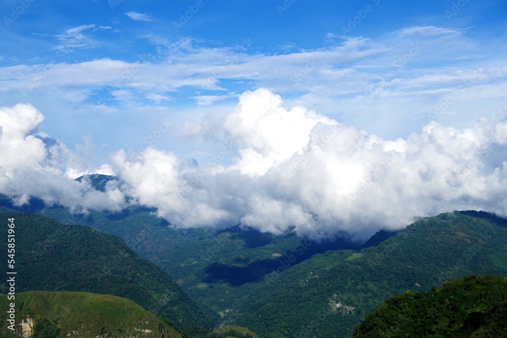 台湾　阿里山の山々の風景
