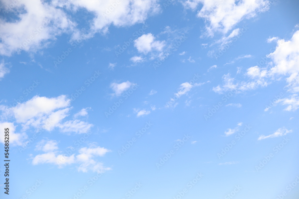 青空の背景・壁紙(コピースペース) 青空の背景・壁紙(コピースペース)