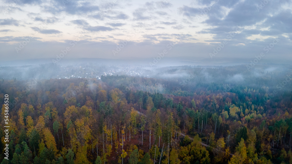 Daher Felsenland in der Pfalz. Wandern im Herbst Daher Felsenland in der Pfalz. Wandern im Herbst