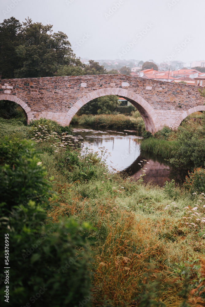 old bridge over the river, camino de Santiago
