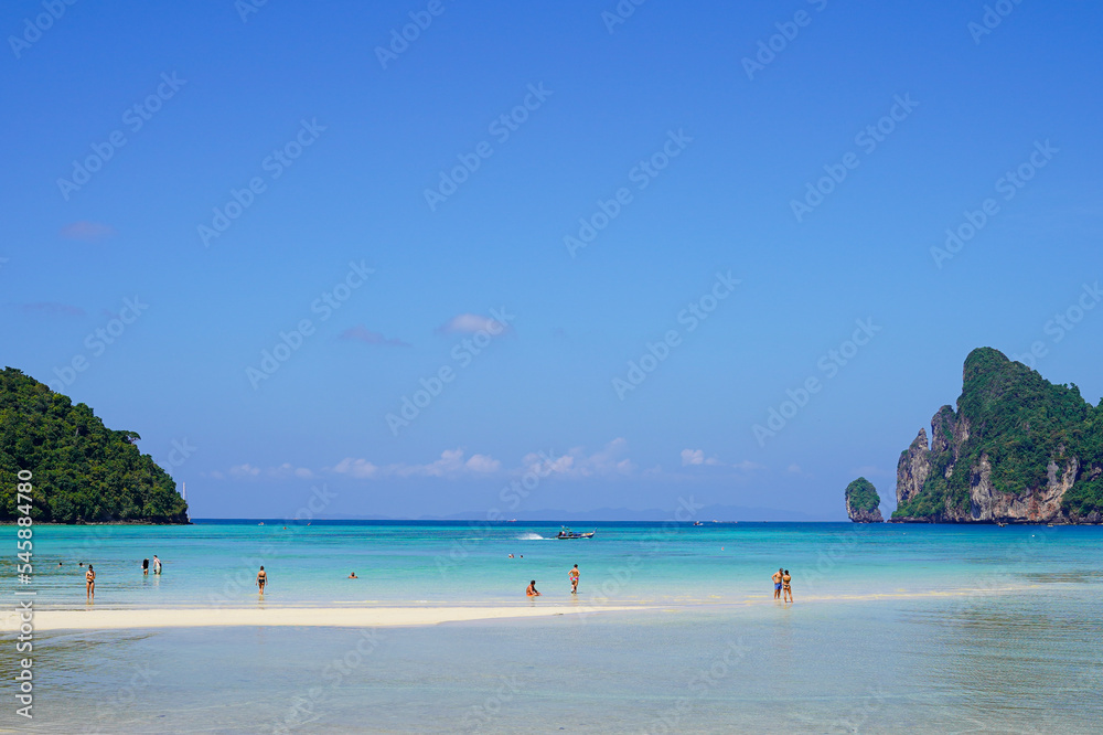 Obraz premium Blue sky , Ocean and white sand,PP Island