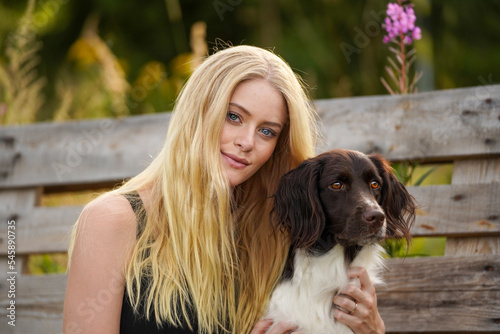 Frau mit Hund