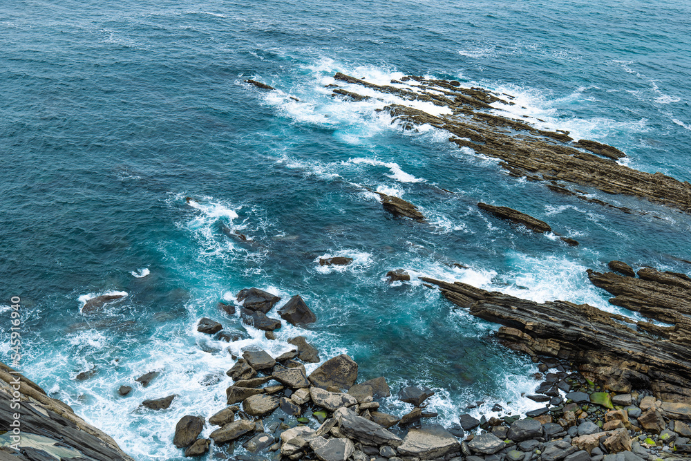 Mar y rocas