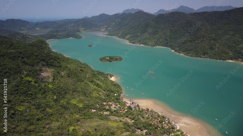 Vista aerea sobre o morro do pão de açucar no saco do mamangua o unico fjord tropical do mundo, Paraty, Rio de Janeiro - Brasil Vista aerea sobre o morro do pão de açucar no saco do mamangua o unico fjord tropical do mundo, Paraty, Rio de Janeiro - Brasil