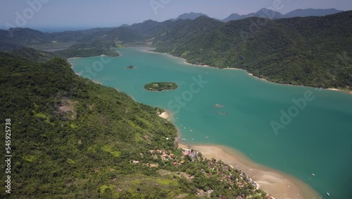 Vista aerea sobre o morro do pão de açucar no saco do mamangua o unico fjord tropical do mundo, Paraty, Rio de Janeiro - Brasil