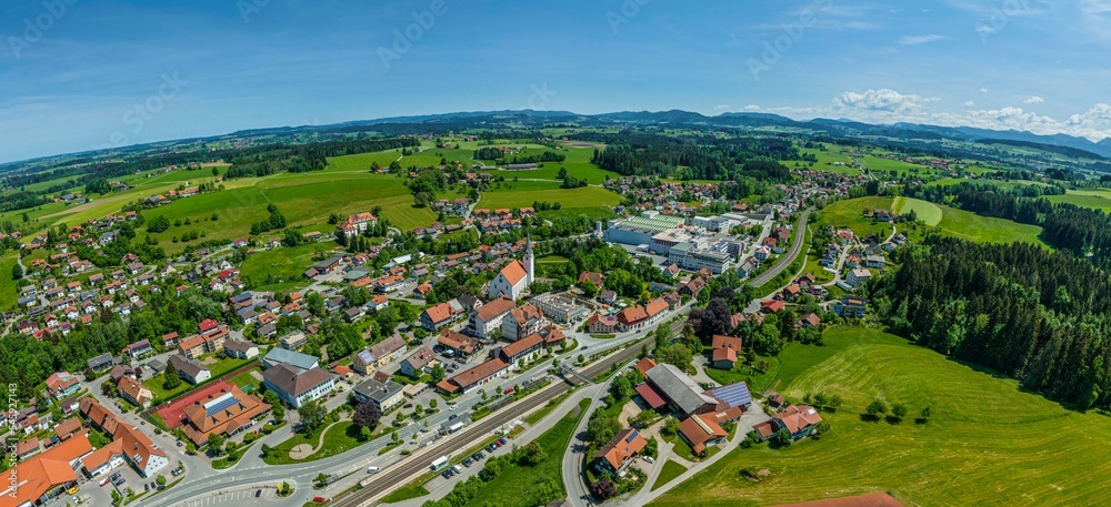 Heimenkirch im Westallgäu im Luftbild