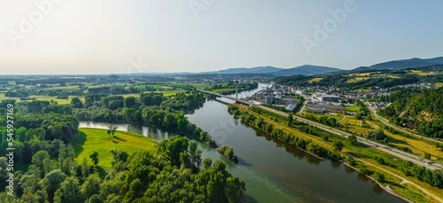 Ausblick auf Deggenau und Isarmündung bei Deggendorf im Niederbayerischen Donautal