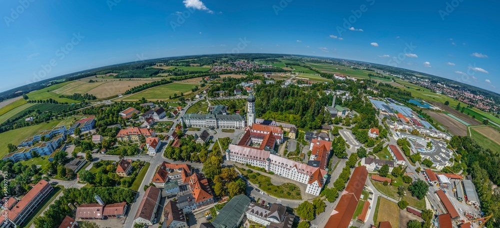 Ausblick auf Ursberg in Schwaben und sein Kloster