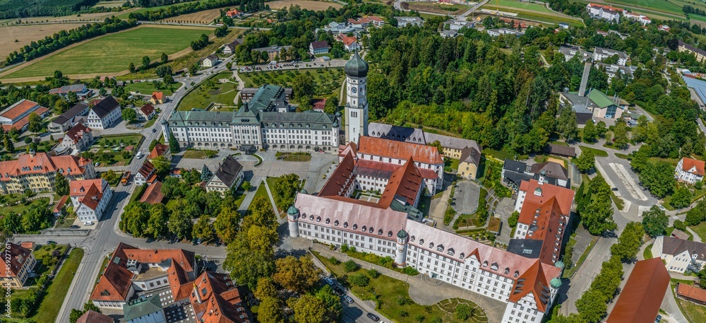Fototapeta premium Ursberg in Schwaben und sein Kloster im Luftbild
