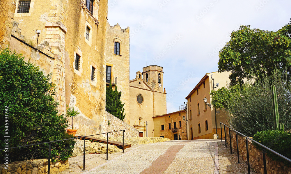 Iglesia de Sant Marti y castillo de Altafulla, Tarragona, Catalunya, España, Europa
