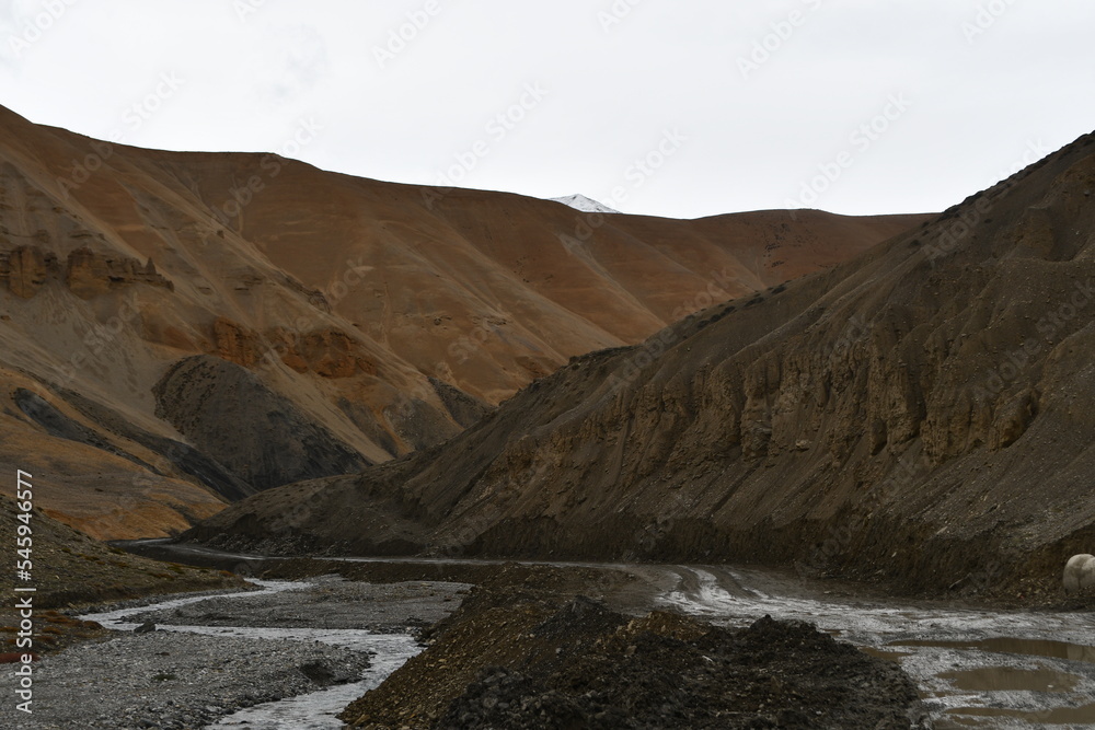 Obraz premium Tso Moriri to Lachung La, Ladakh (India)