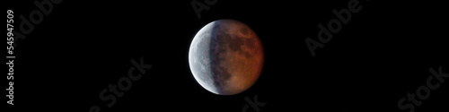 皆既月食 の 途中 を HDR 撮影 で ターコイズフリンジ を 撮る 【 月食 の イメージ 】