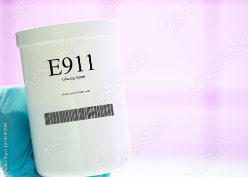 Packaging with nutritional supplements E911 glazing agent photo