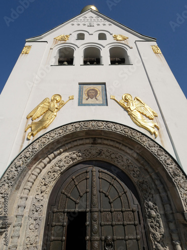 Blick nach oben auf den Turm der Russischen Gedächtniskirche Leipzig. Sachsen, Deutschland.
 photo