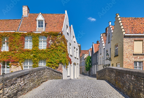 Fototapeta Naklejka Na Ścianę i Meble -  Bruges historic and traditional architectures