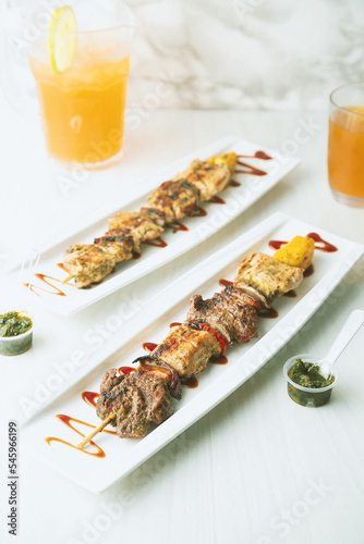 pinchos o brochetas carne pollo
