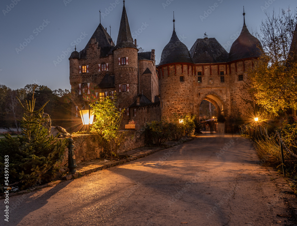 Mechernich november 2022; Satzvey Castle is a medieval moated castle, initially from the 12th century, and is located on the north-eastern edge of the Eifel Mountains 