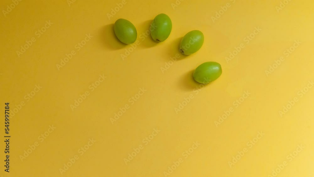 Doce campanadas de fin de año. Nochevieja. New year grapes. Twelve. The last night of the year