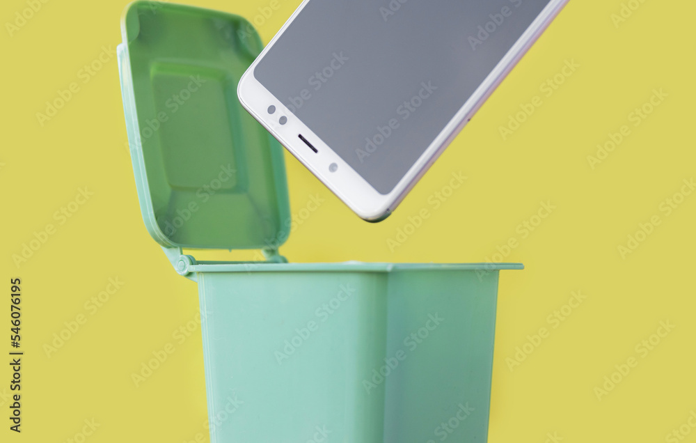 woman hand throwing in trash mini small garbage bin can broken