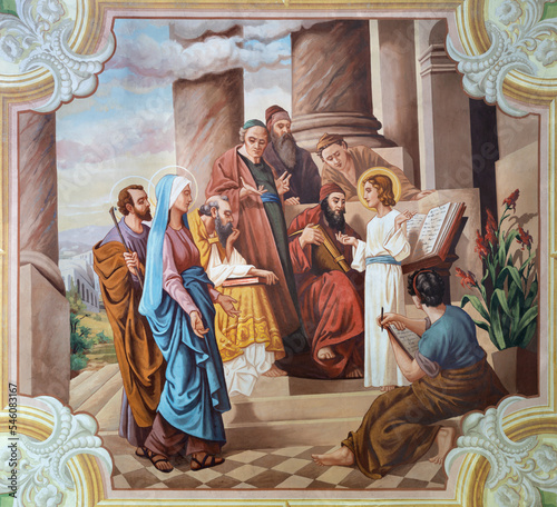 SEBECHLEBY, SLOVAKIA - OKTOBERT 8, 2022: The fresco Twelve old Jesus in the Temple in St Fototapet