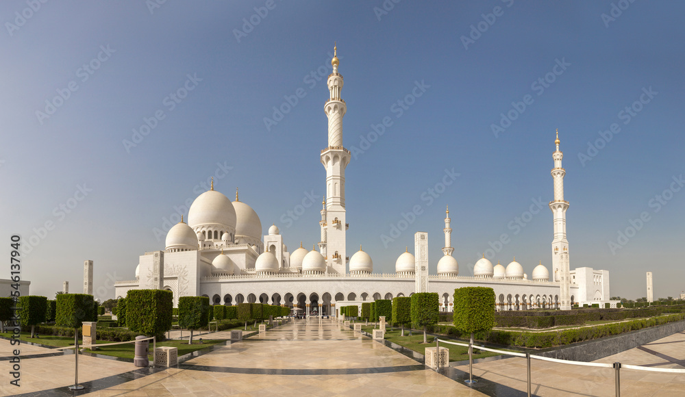 Fototapeta premium Sheikh Zayed Grand Mosque in Abu Dhabi