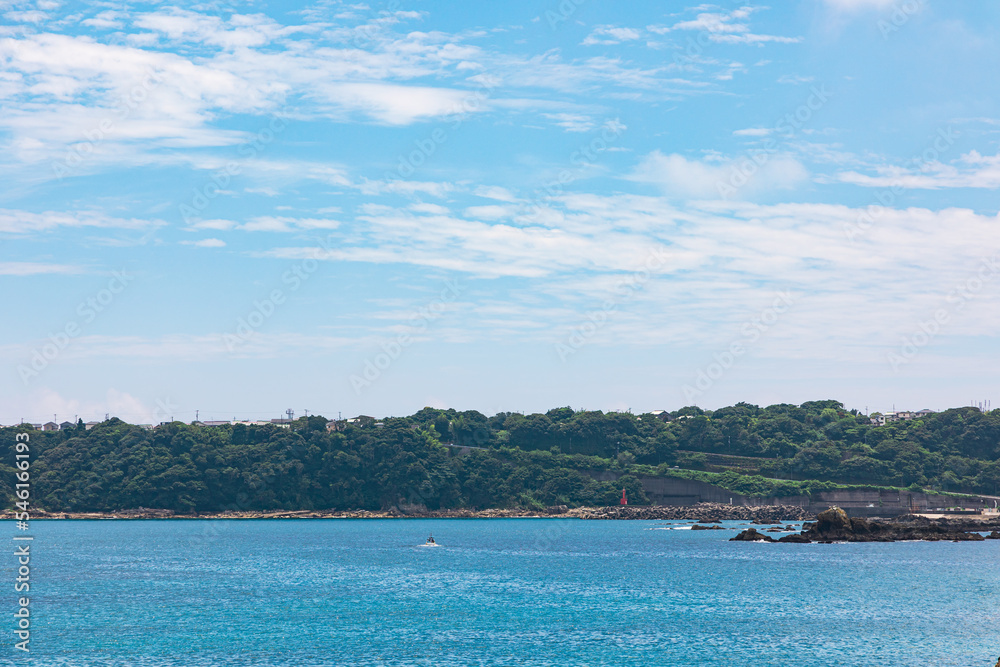 夏の海沿いの景色 夏の海沿いの景色