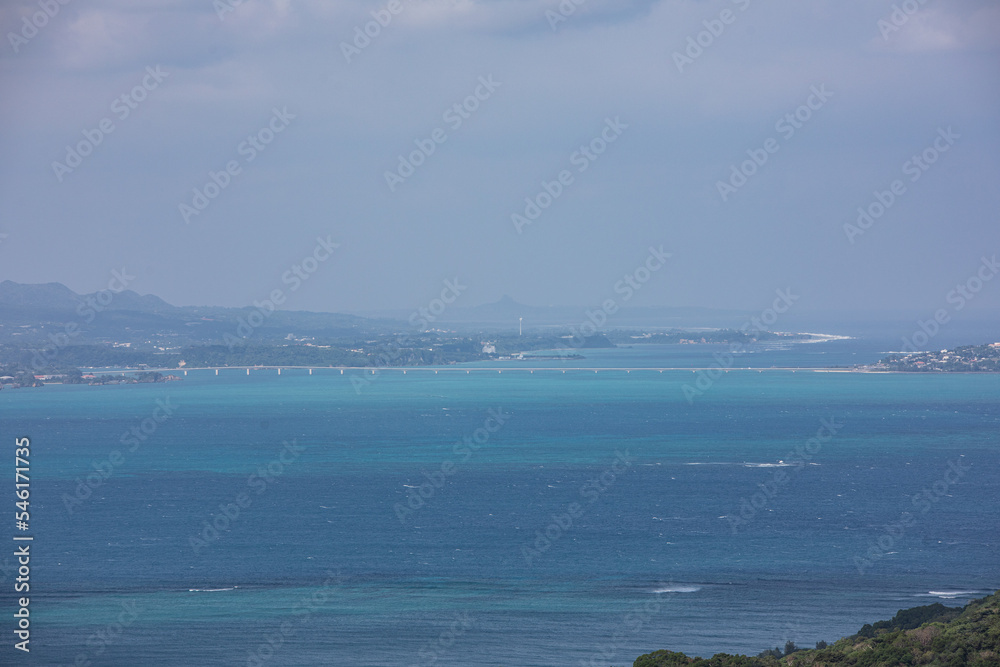 沖縄の空と海