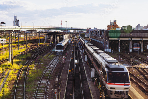 Wallpaper Mural 夕暮れの車両庫 Torontodigital.ca