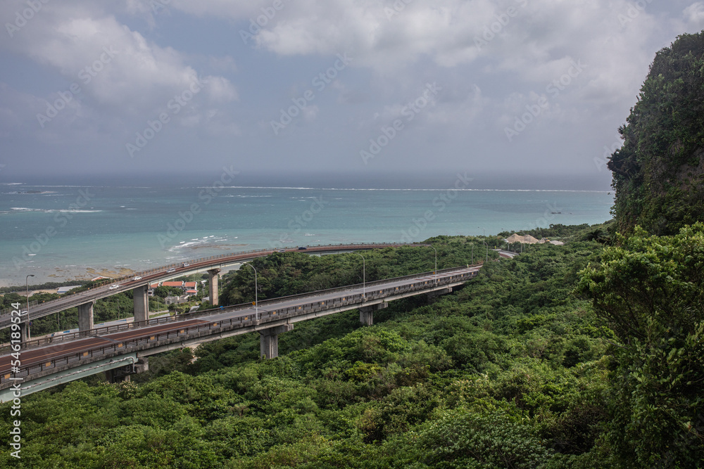 沖縄のニライカナイ橋