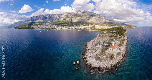 Fototapeta Naklejka Na Ścianę i Meble -  Amazing beach in Brela on Makarska Riviera, Dalmatia, Croatia